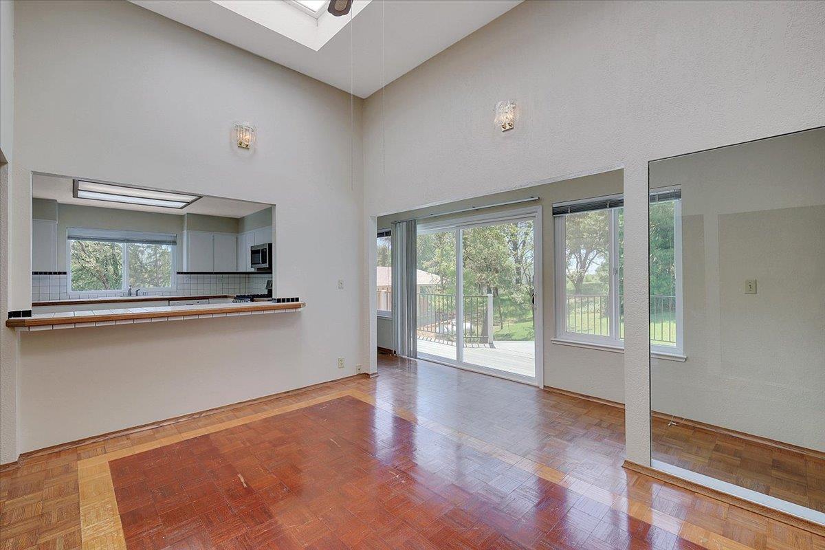 Detail Gallery Image 5 of 60 For 11211 N Lakeshore, Auburn,  CA 95602 - 3 Beds | 2 Baths