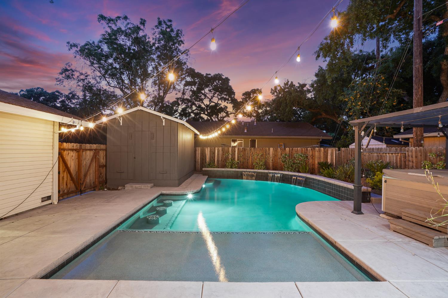 Detail Gallery Image 7 of 79 For 2321 Bonniebrook Dr, Stockton,  CA 95207 - 3 Beds | 2/1 Baths