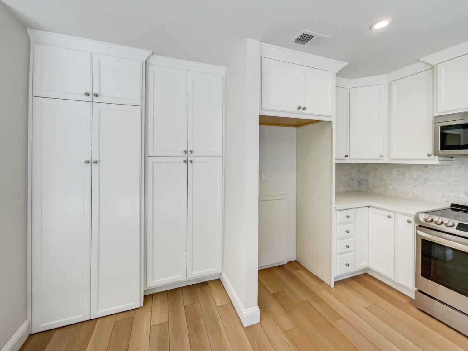 Photo #16: 225062142 Listing: Photo #16