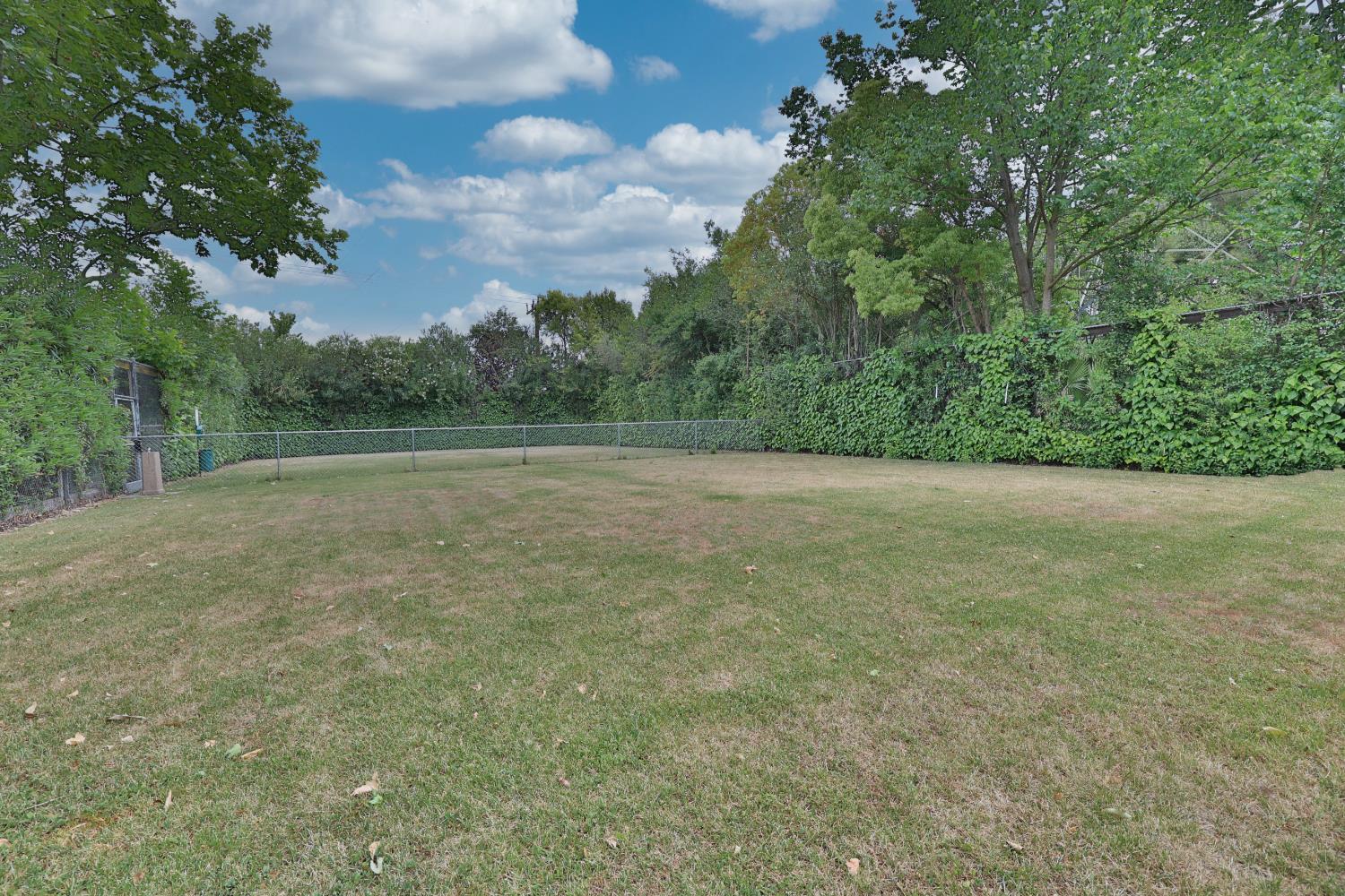 Hurley Way #3, Sacramento, California image 26