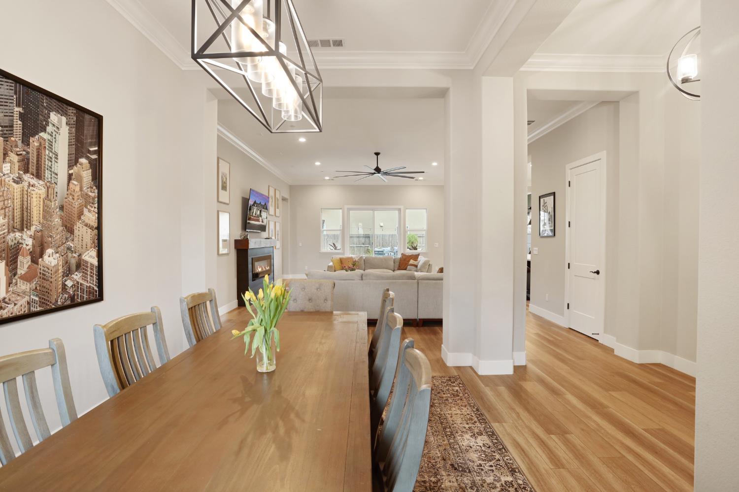 Detail Gallery Image 11 of 61 For 2134 Rambutan Pl, Manteca,  CA 95337 - 5 Beds | 3/1 Baths
