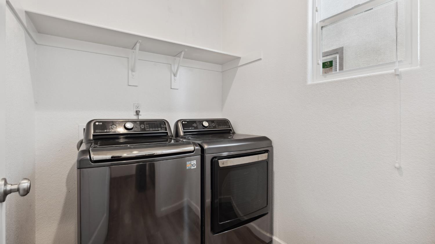 Detail Gallery Image 12 of 31 For 9064 Hourglass Cir, Roseville,  CA 95747 - 3 Beds | 2 Baths