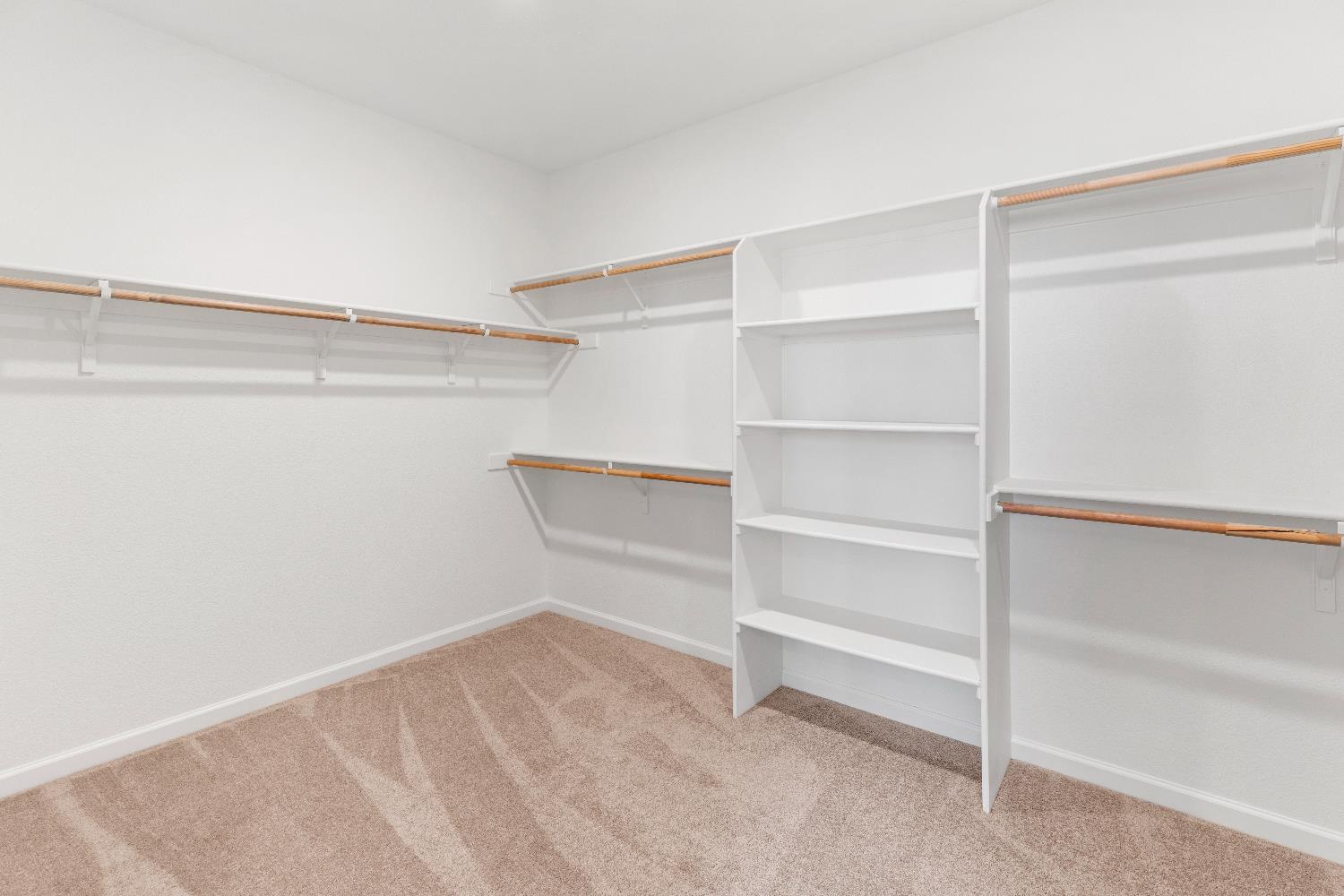 Detail Gallery Image 33 of 42 For 7450 Hanfield Dr, Sacramento,  CA 95829 - 4 Beds | 3/1 Baths