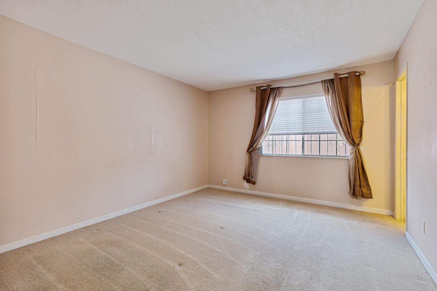 Detail Gallery Image 21 of 44 For 1761 Sikh Temple St, Stockton,  CA 95206 - 4 Beds | 2 Baths