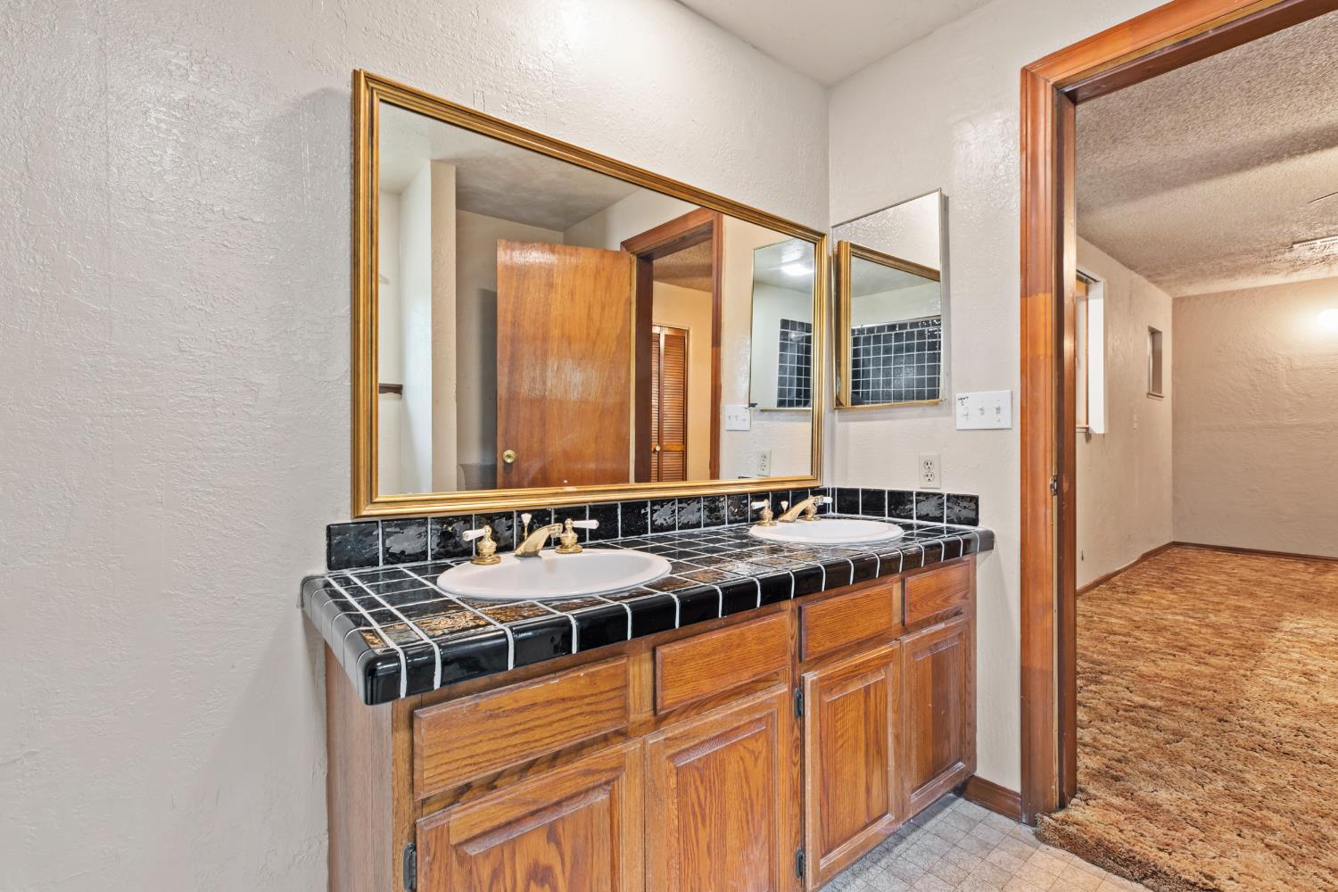 Detail Gallery Image 24 of 43 For 2037 Wally Ct, Modesto,  CA 95350 - 3 Beds | 3 Baths
