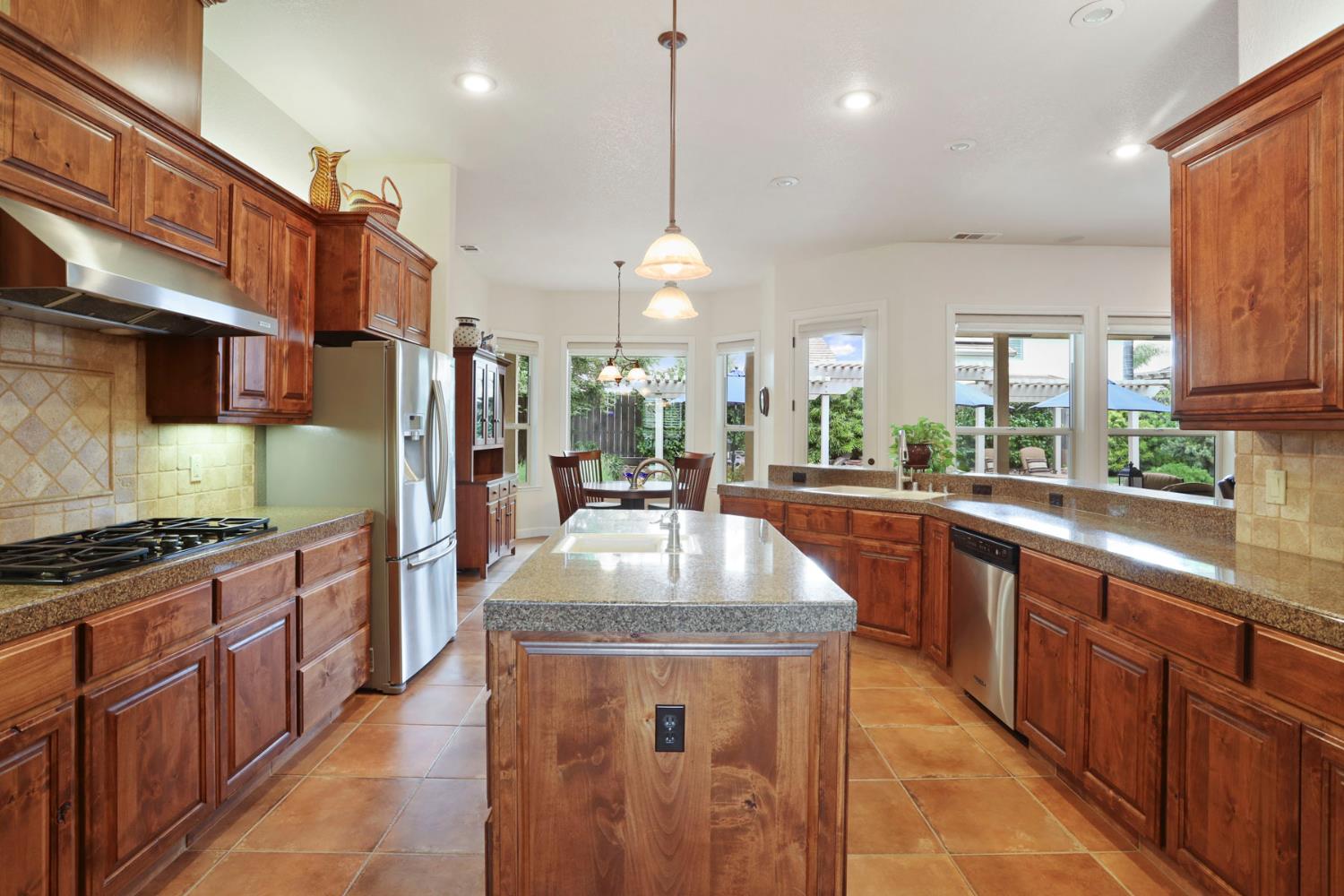 Detail Gallery Image 12 of 63 For 1037 Olson Ct, Ripon,  CA 95366 - 3 Beds | 2 Baths