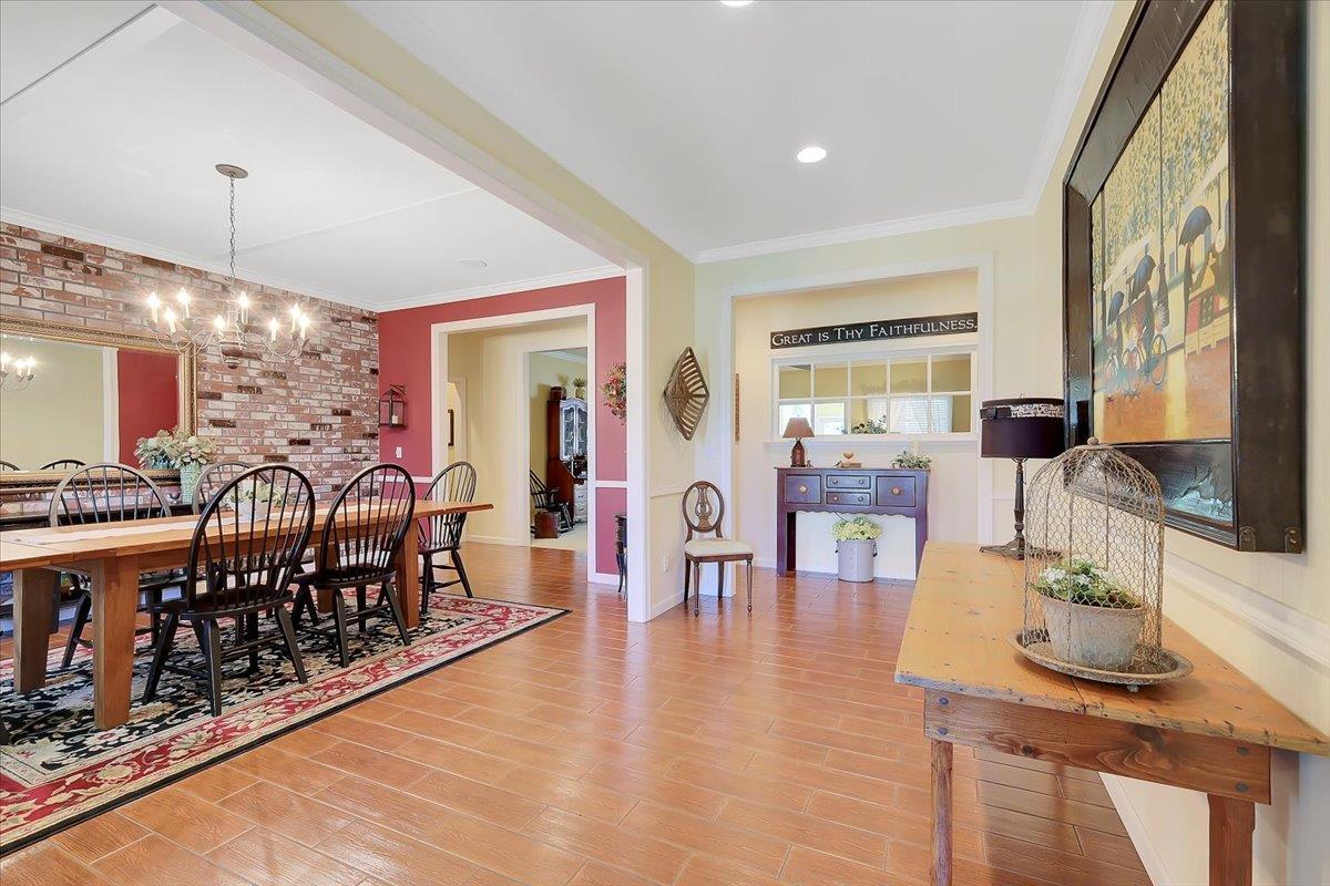 Detail Gallery Image 4 of 84 For 685 Saddleback Dr, Marysville,  CA 95901 - 3 Beds | 2/2 Baths