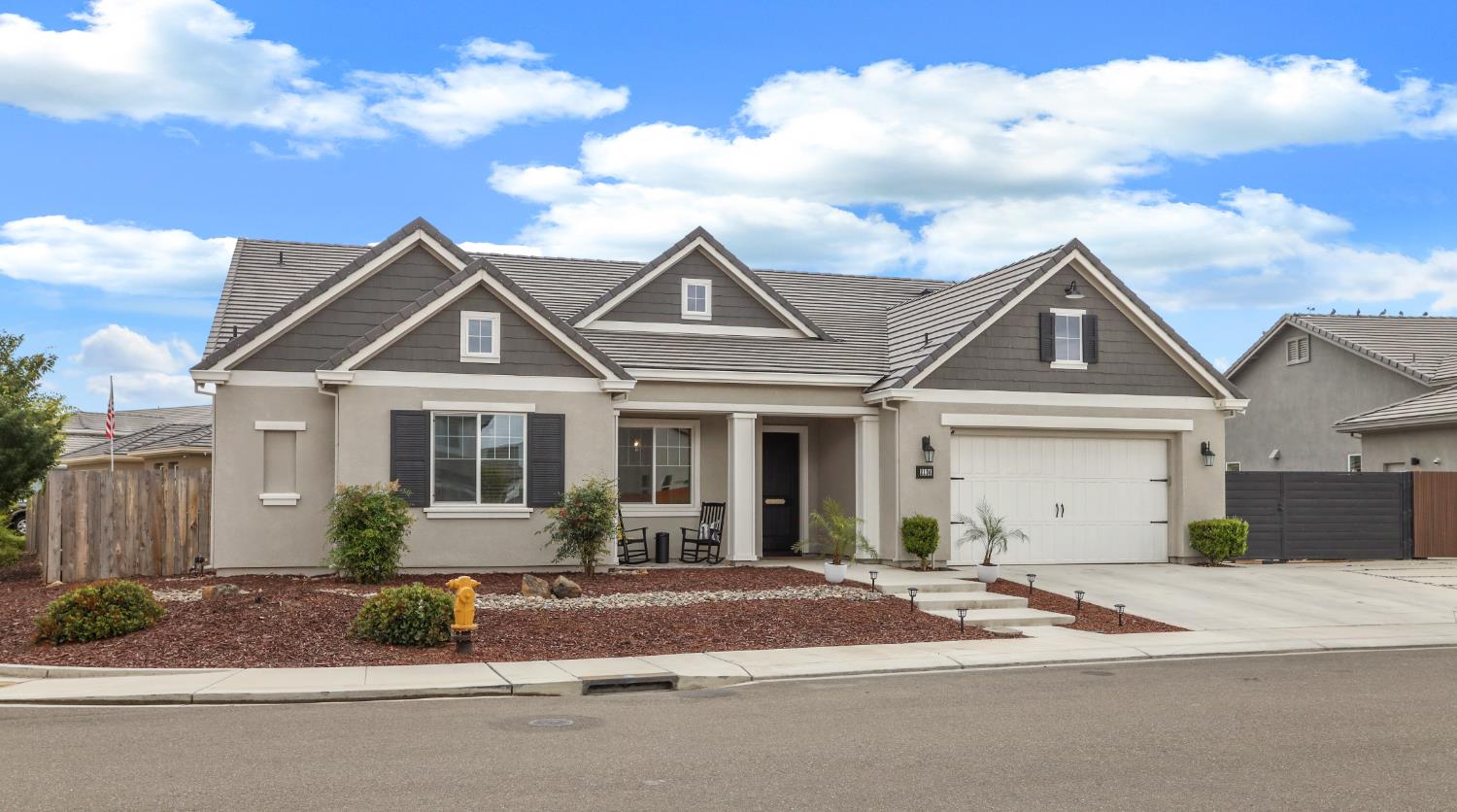 Detail Gallery Image 3 of 61 For 2134 Rambutan Pl, Manteca,  CA 95337 - 5 Beds | 3/1 Baths