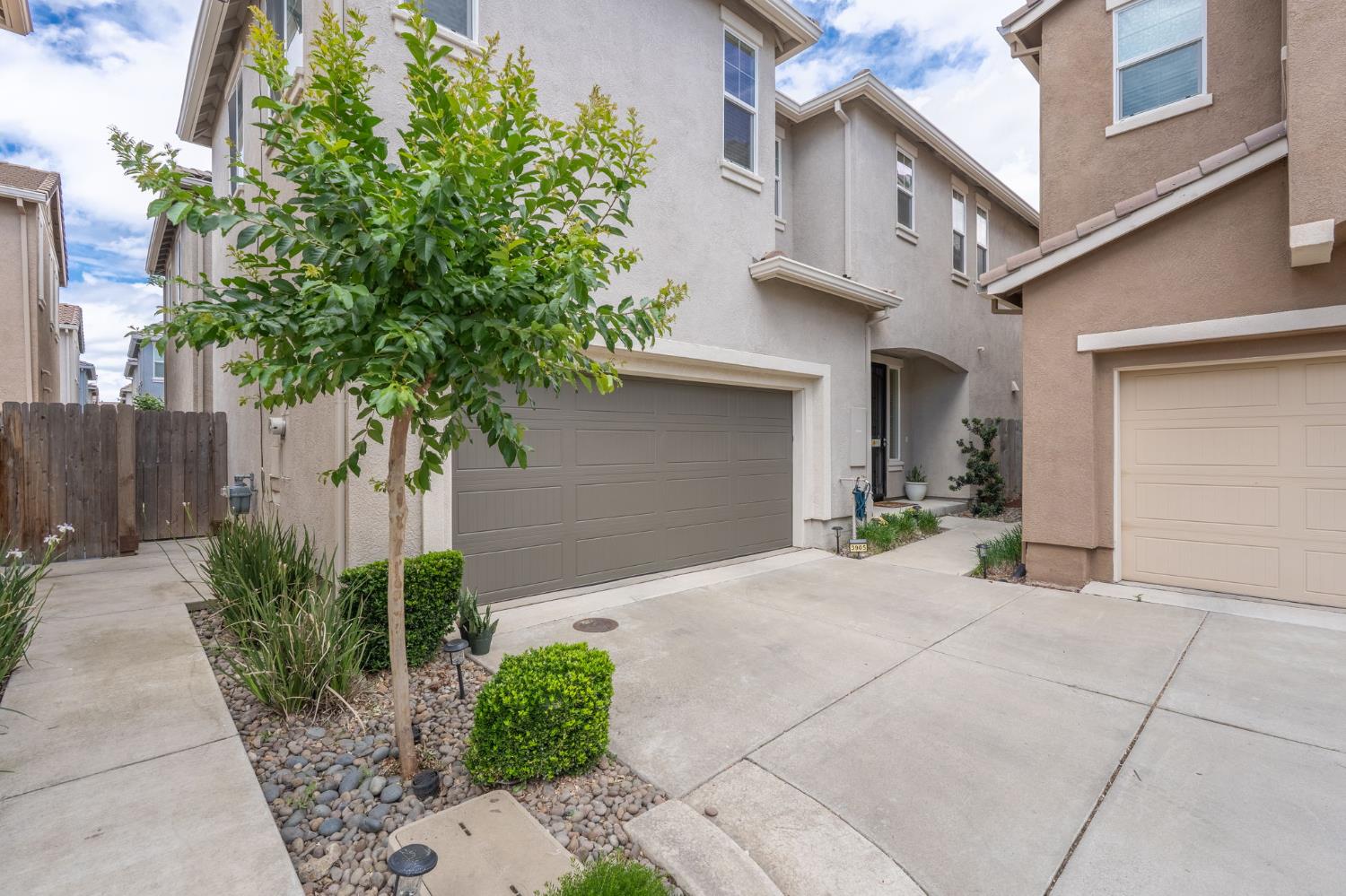 Detail Gallery Image 1 of 34 For 3905 Lookout Dr, Modesto,  CA 95355 - 3 Beds | 2/1 Baths