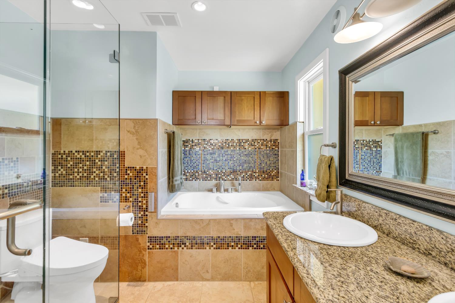 Detail Gallery Image 34 of 94 For 3857 Bannister Rd, Fair Oaks,  CA 95628 - 7 Beds | 3 Baths