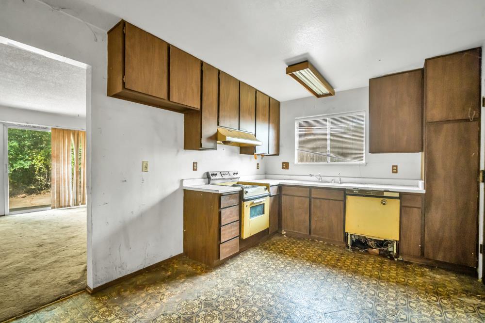 Detail Gallery Image 8 of 31 For 404 Porter Dr, Roseville,  CA 95678 - 3 Beds | 2 Baths