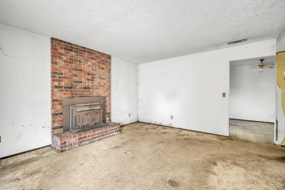 Detail Gallery Image 4 of 31 For 404 Porter Dr, Roseville,  CA 95678 - 3 Beds | 2 Baths