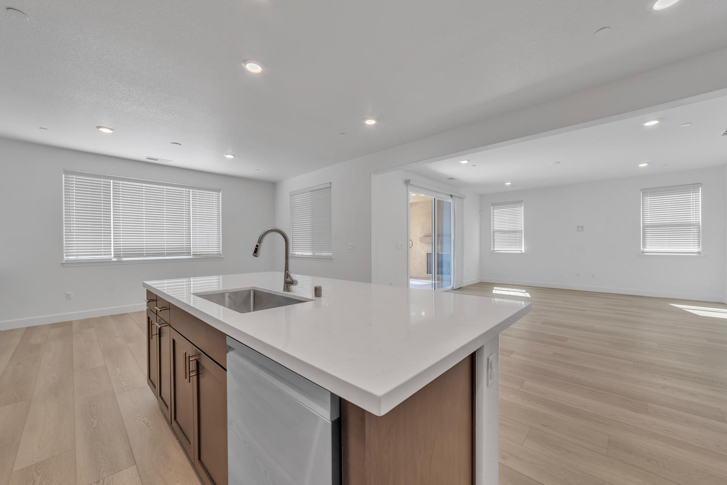 Detail Gallery Image 20 of 61 For 5092 Gold Rush Dr, Folsom,  CA 95630 - 4 Beds | 3/1 Baths