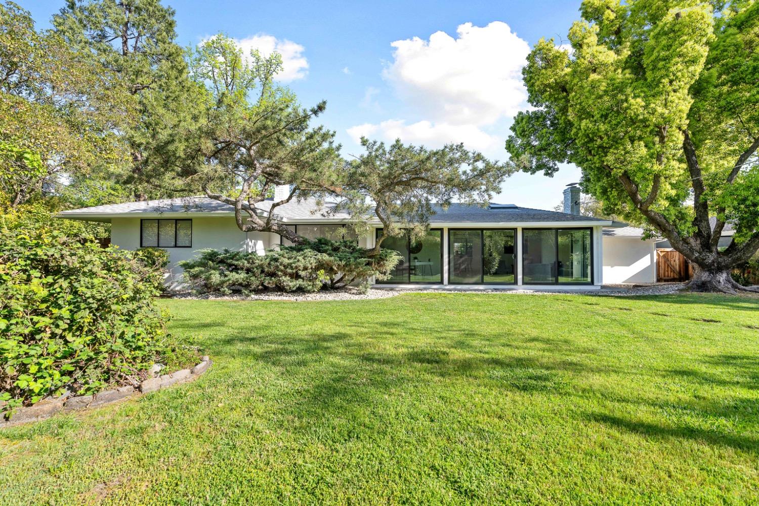 Detail Gallery Image 31 of 53 For 6612 13th St, Sacramento,  CA 95831 - 3 Beds | 2 Baths