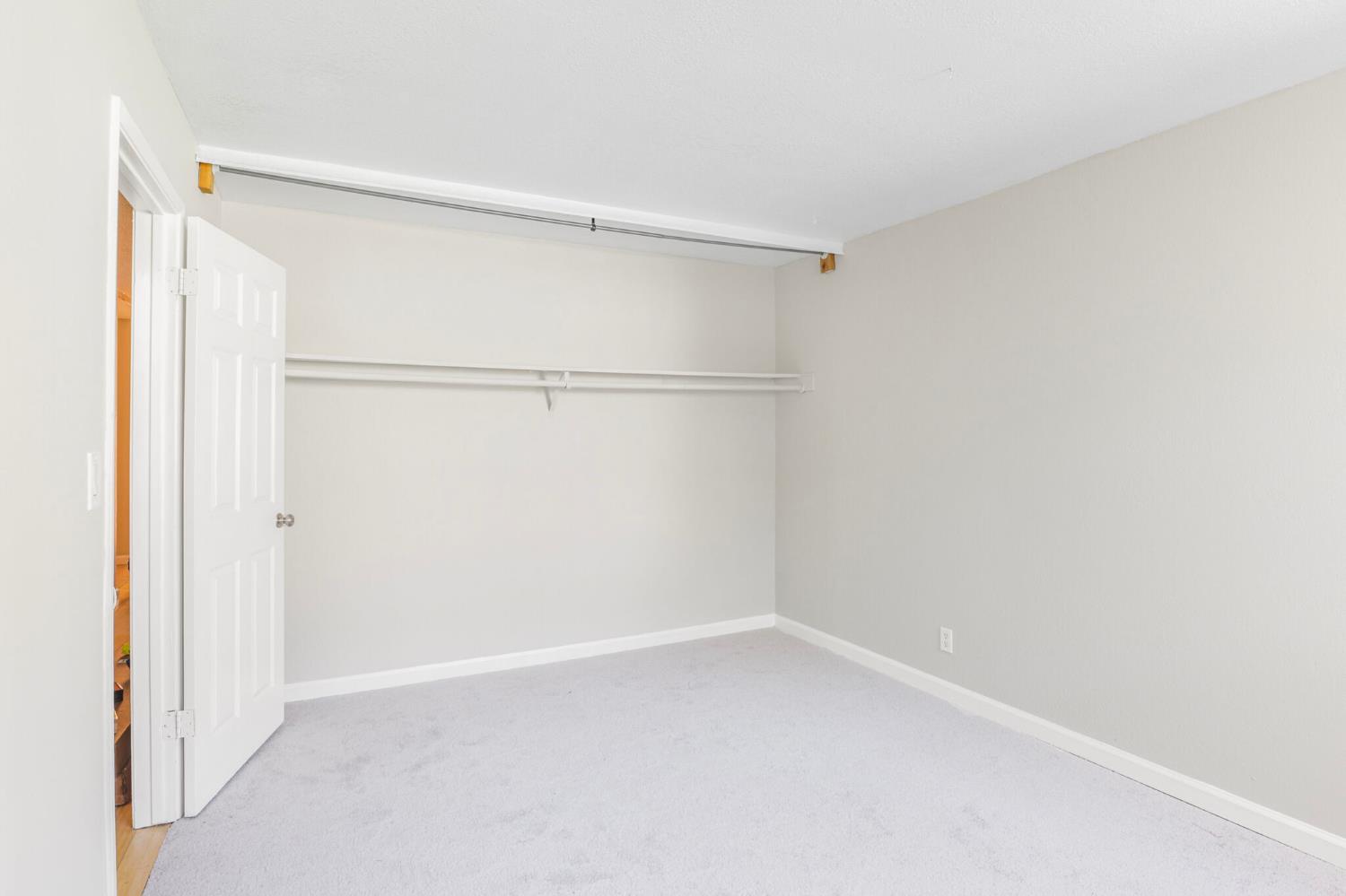 Detail Gallery Image 18 of 34 For 9214 Golf Links Rd, Oakland,  CA 94605 - 3 Beds | 2 Baths