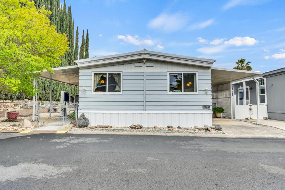 Detail Gallery Image 2 of 62 For 6203 Freedom Lane, Citrus Heights,  CA 95621 - 3 Beds | 2 Baths