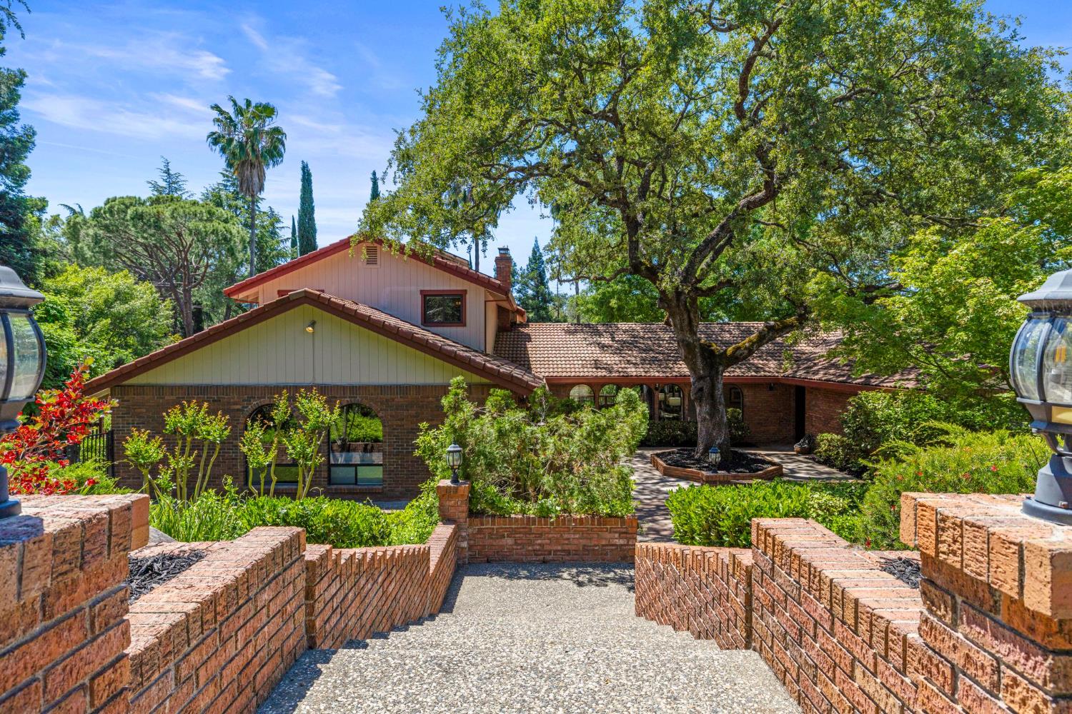 Detail Gallery Image 6 of 87 For 6127 Reservoir Ct, Granite Bay,  CA 95746 - 4 Beds | 4/1 Baths