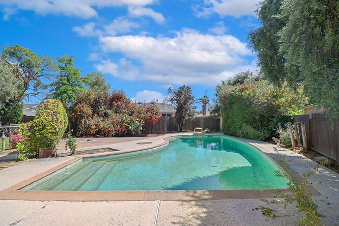 Detail Gallery Image 39 of 49 For 51 Tristan Cir, Sacramento,  CA 95823 - 5 Beds | 2/1 Baths