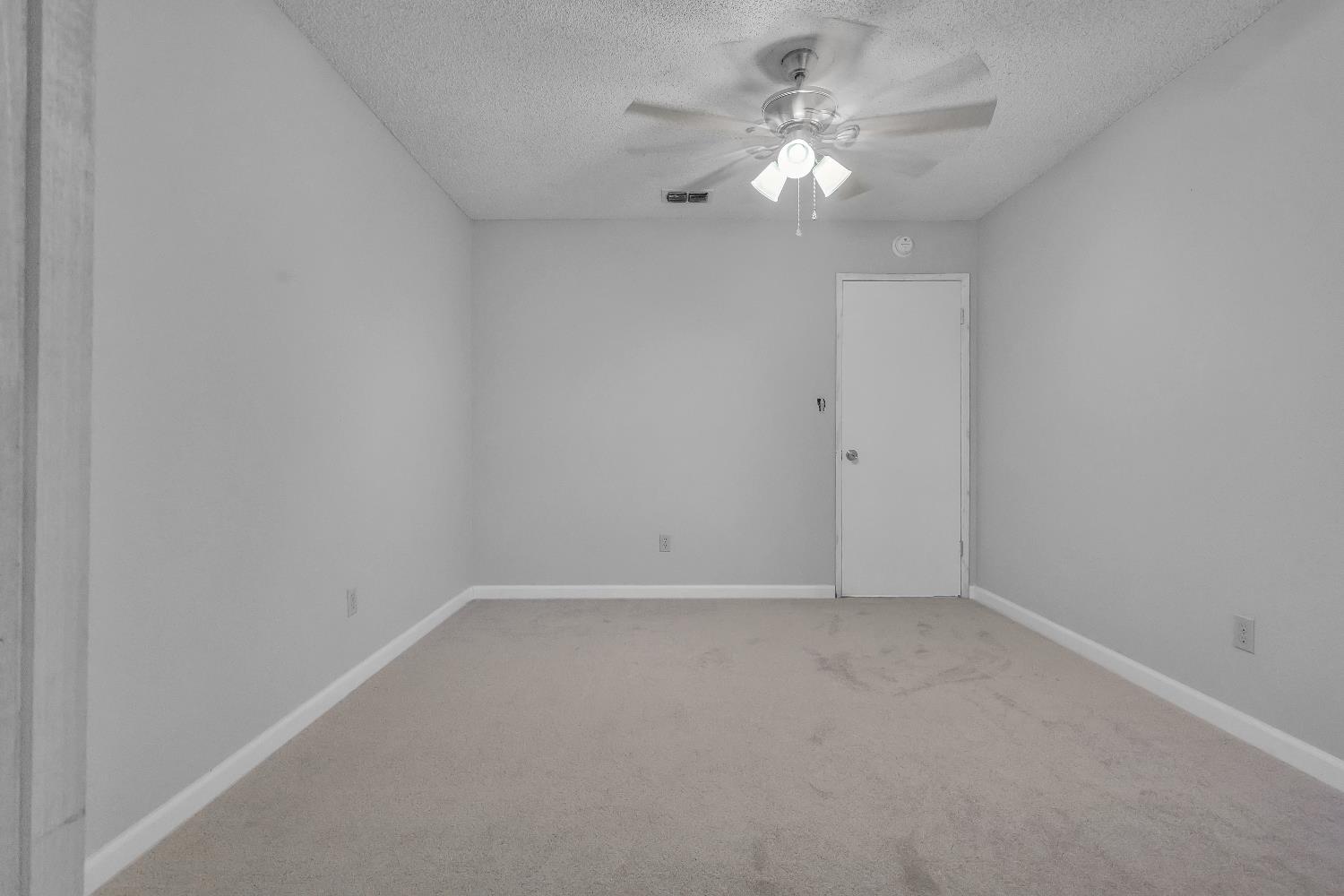 Detail Gallery Image 10 of 18 For 909 Meadowview Dr, Galt,  CA 95632 - 3 Beds | 2 Baths