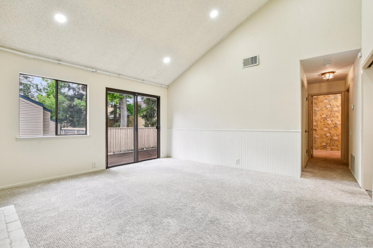 Hurley Way #36, Sacramento, California image 6