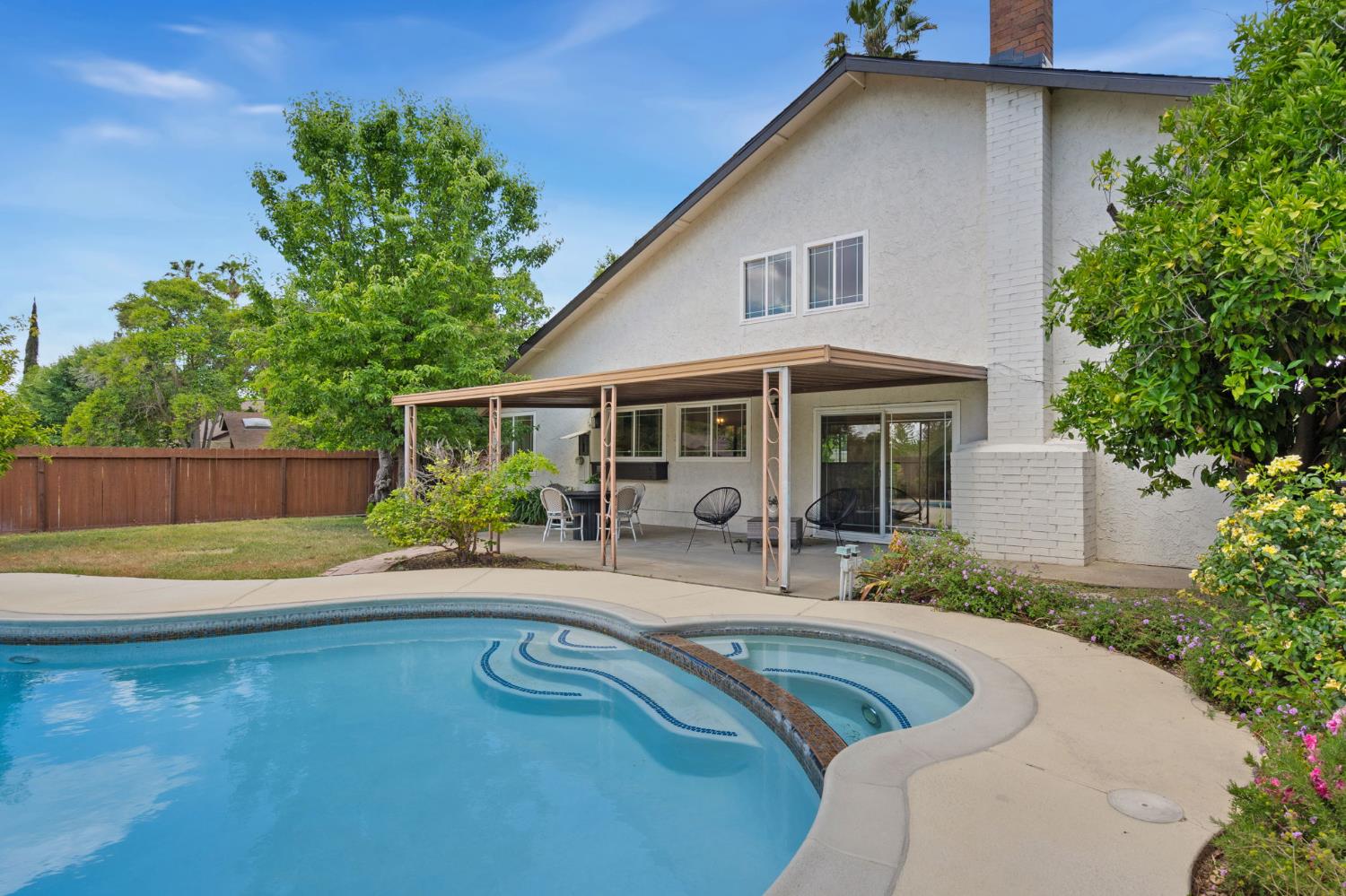 Detail Gallery Image 27 of 30 For 1736 Park Place Dr, Carmichael,  CA 95608 - 4 Beds | 2/1 Baths