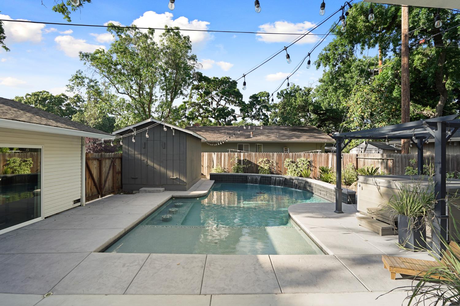 Detail Gallery Image 59 of 79 For 2321 Bonniebrook Dr, Stockton,  CA 95207 - 3 Beds | 2/1 Baths
