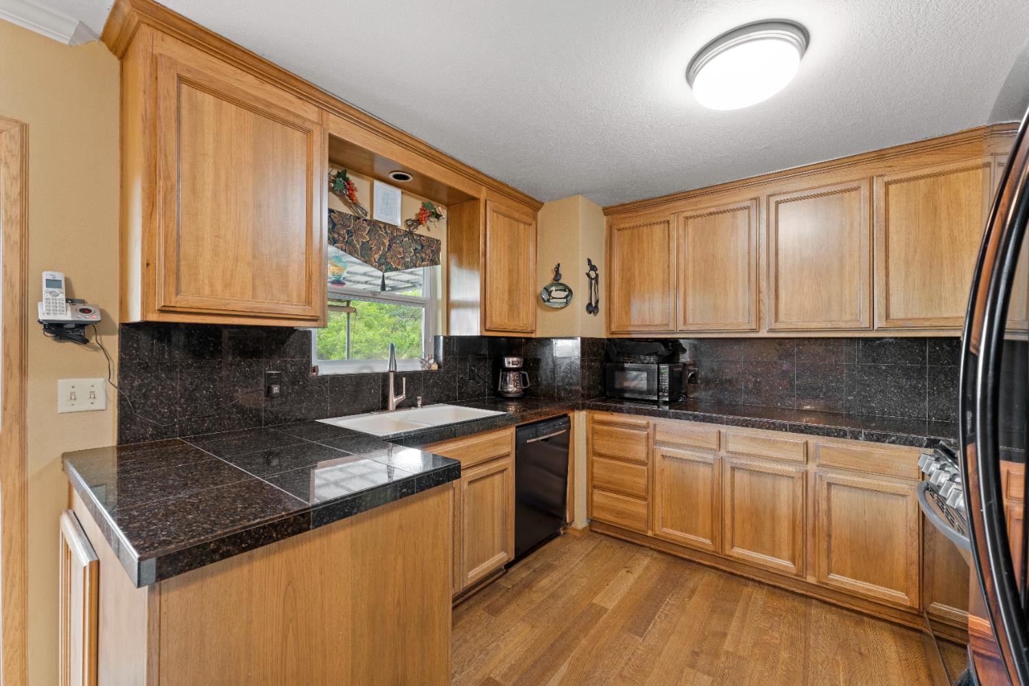 Detail Gallery Image 11 of 63 For 257 Cheyenne Ln, Auburn,  CA 95603 - 3 Beds | 3 Baths