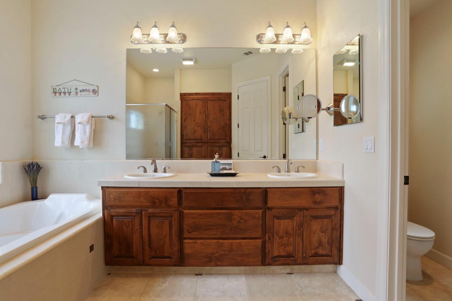 Detail Gallery Image 33 of 63 For 1037 Olson Ct, Ripon,  CA 95366 - 3 Beds | 2 Baths