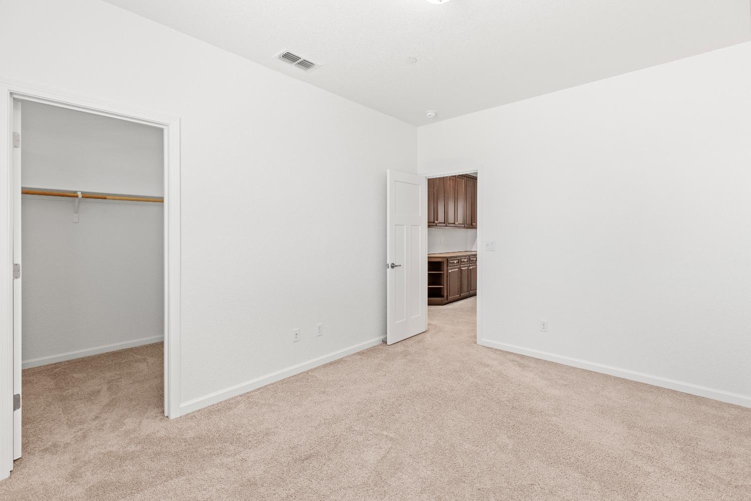 Detail Gallery Image 39 of 42 For 7450 Hanfield Dr, Sacramento,  CA 95829 - 4 Beds | 3/1 Baths