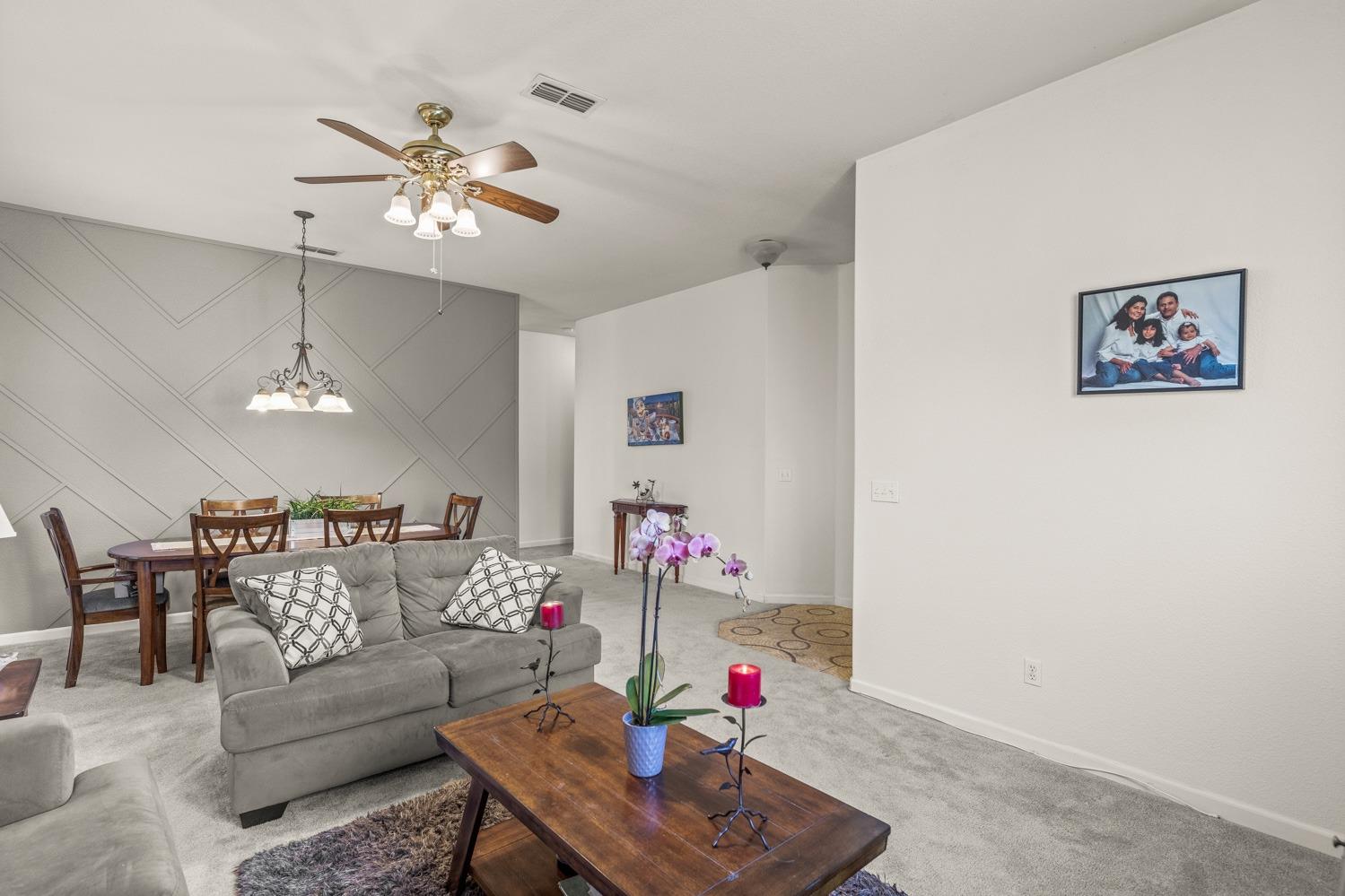 Detail Gallery Image 8 of 43 For 5512 Sienna Hills Way, Antelope,  CA 95843 - 4 Beds | 2 Baths