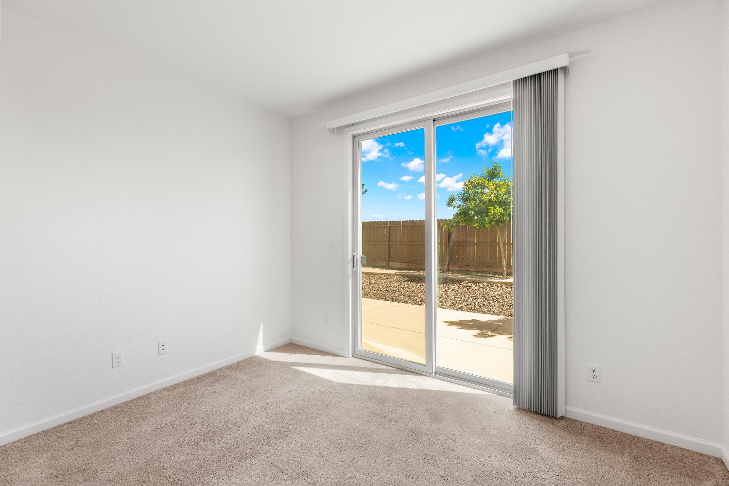 Detail Gallery Image 23 of 42 For 7450 Hanfield Dr, Sacramento,  CA 95829 - 4 Beds | 3/1 Baths