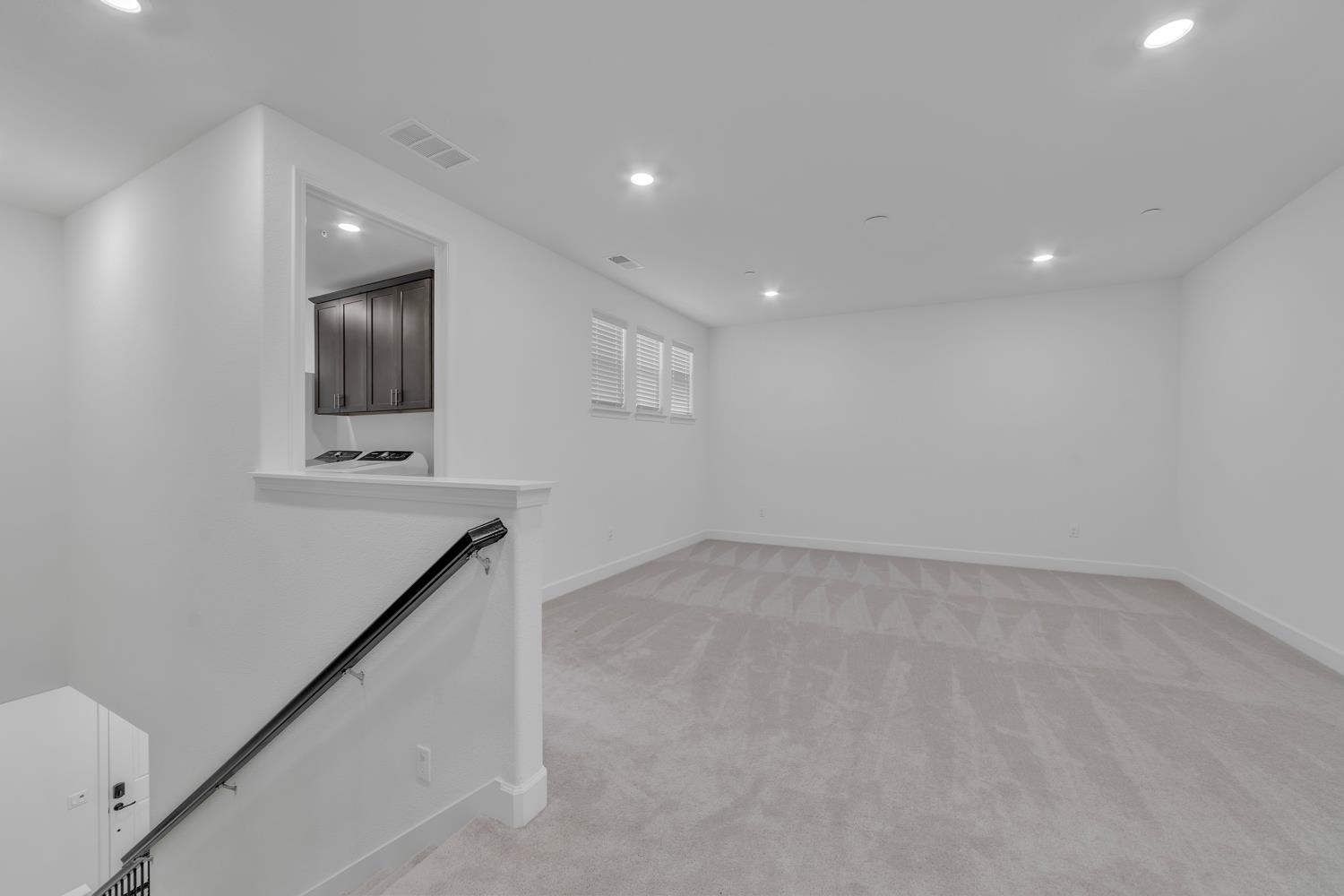 Detail Gallery Image 31 of 61 For 5092 Gold Rush Dr, Folsom,  CA 95630 - 4 Beds | 3/1 Baths