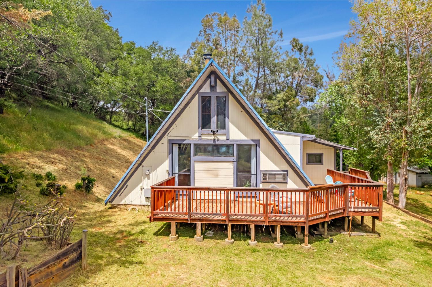 Detail Gallery Image 1 of 40 For 2300 Indian Rock Rd, Cool,  CA 95614 - 2 Beds | 2 Baths