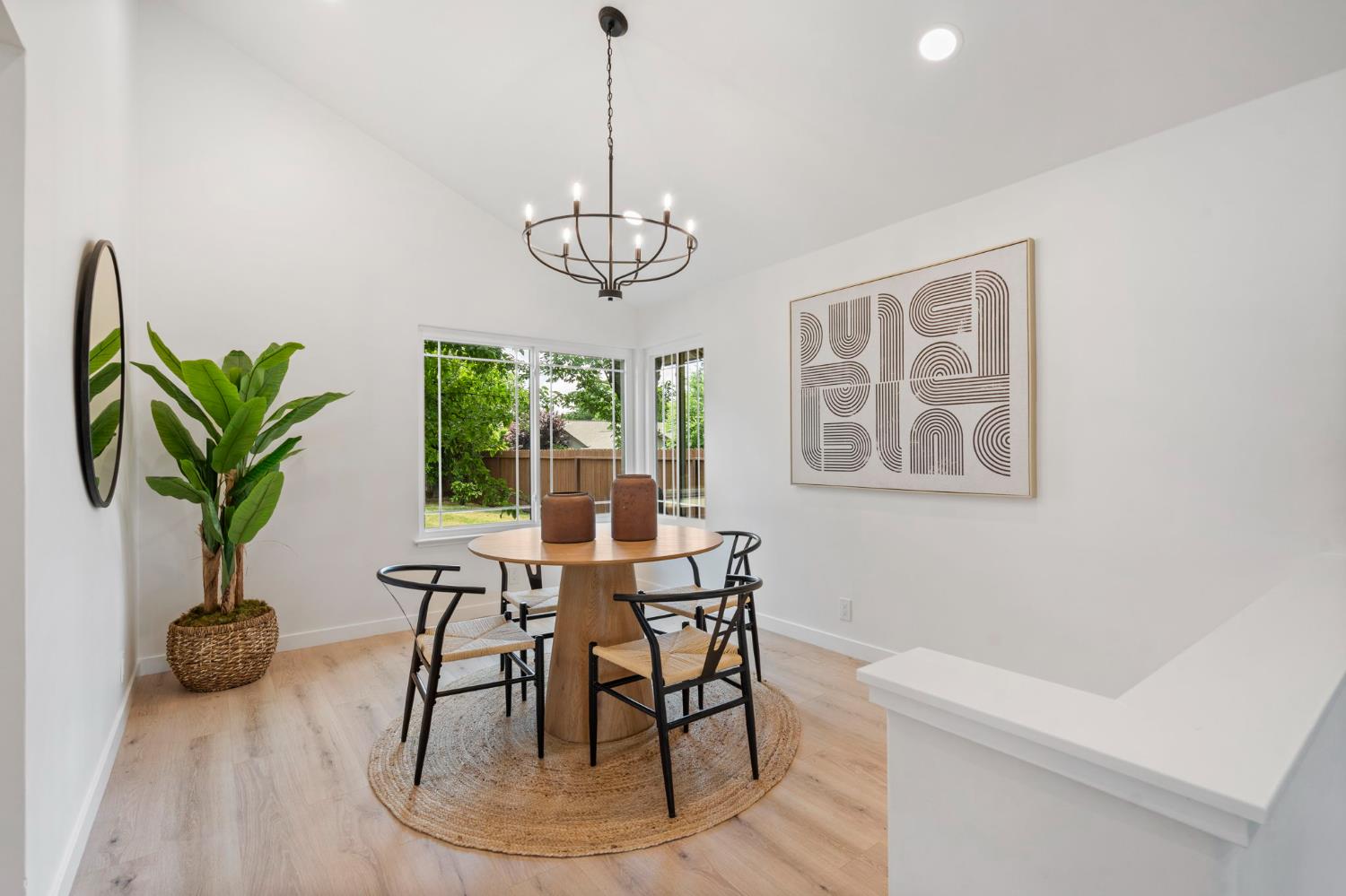Detail Gallery Image 8 of 30 For 1736 Park Place Dr, Carmichael,  CA 95608 - 4 Beds | 2/1 Baths