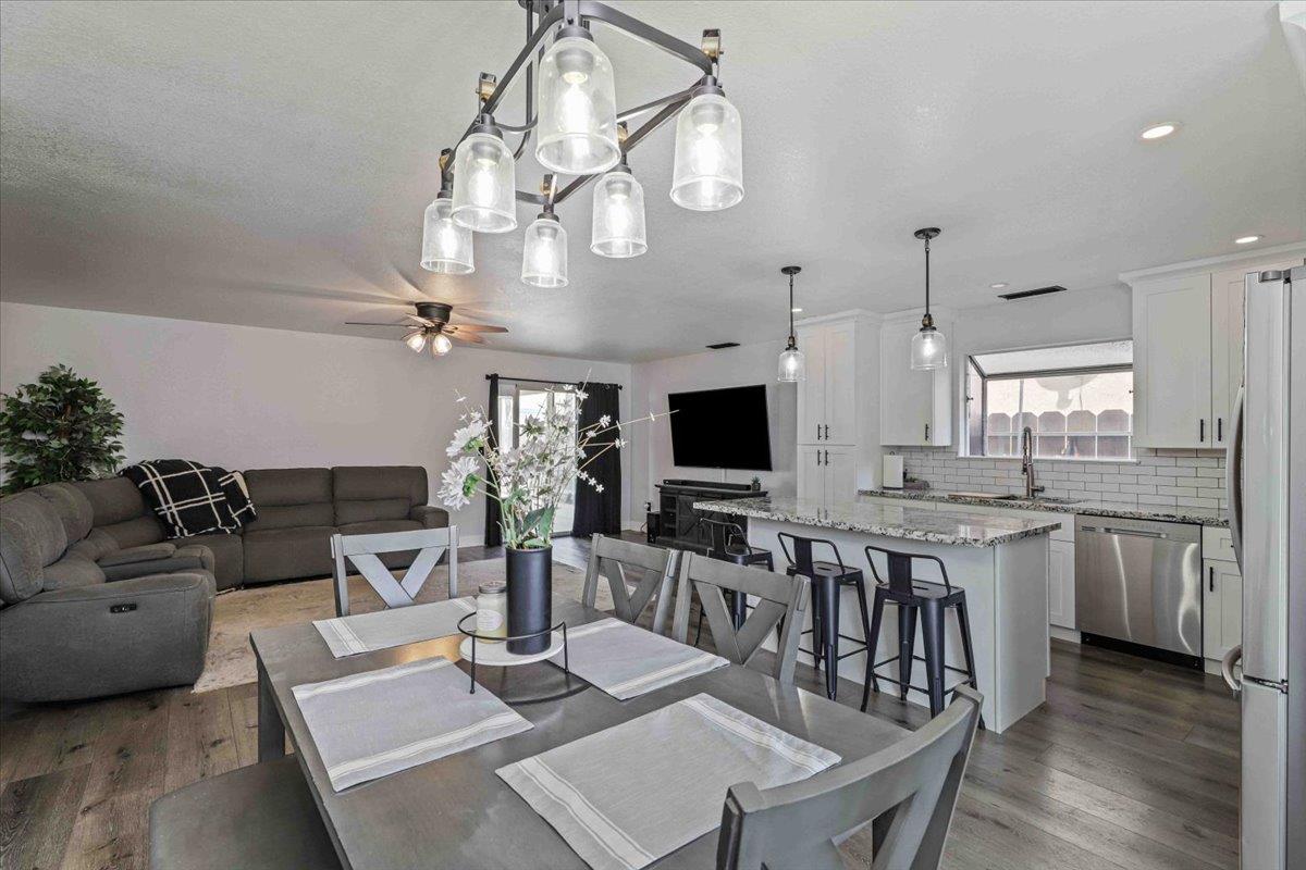 Detail Gallery Image 13 of 38 For 48 Obsidian Dr, Oakdale,  CA 95361 - 3 Beds | 2 Baths