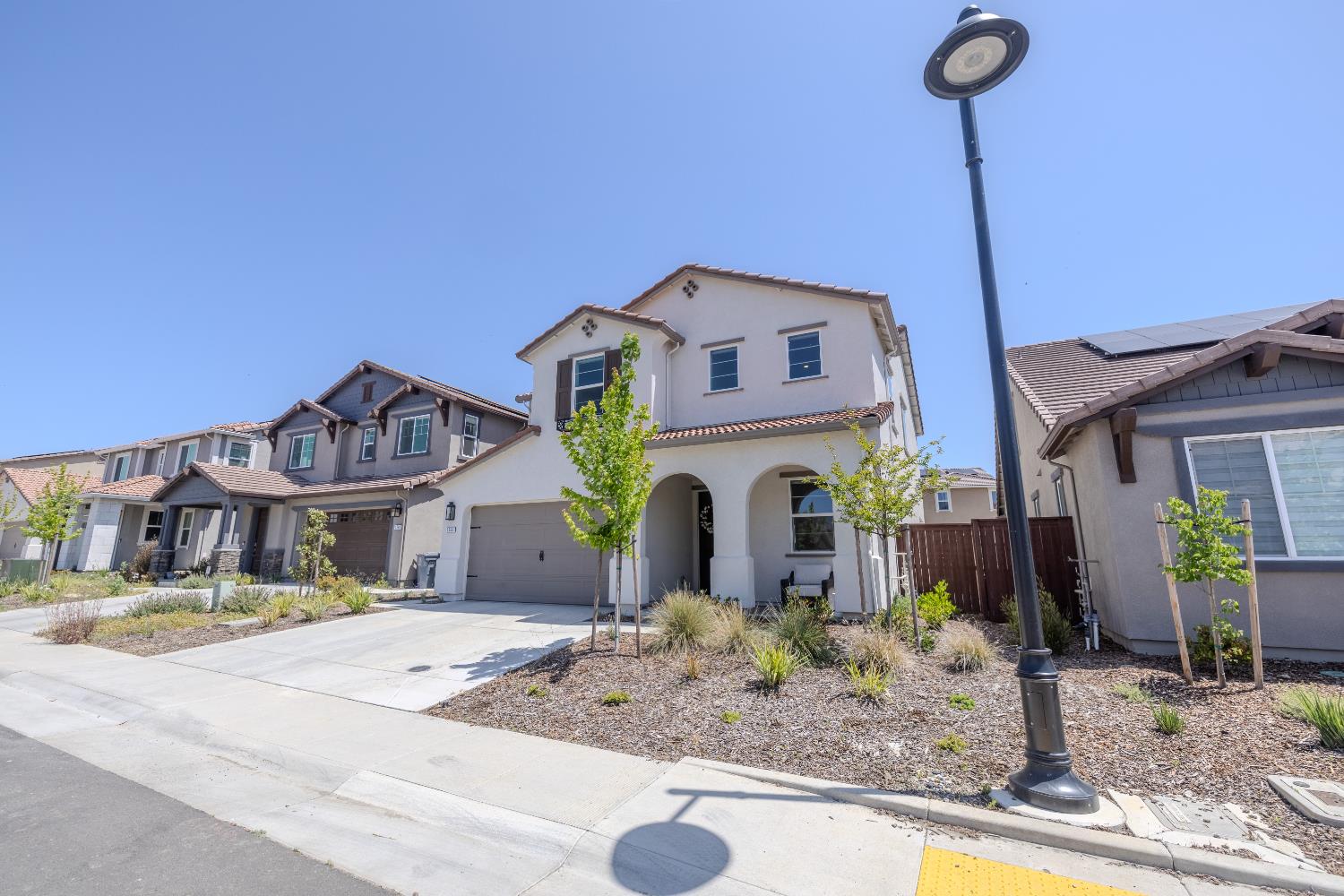 Discovery Drive, Folsom, California image 4