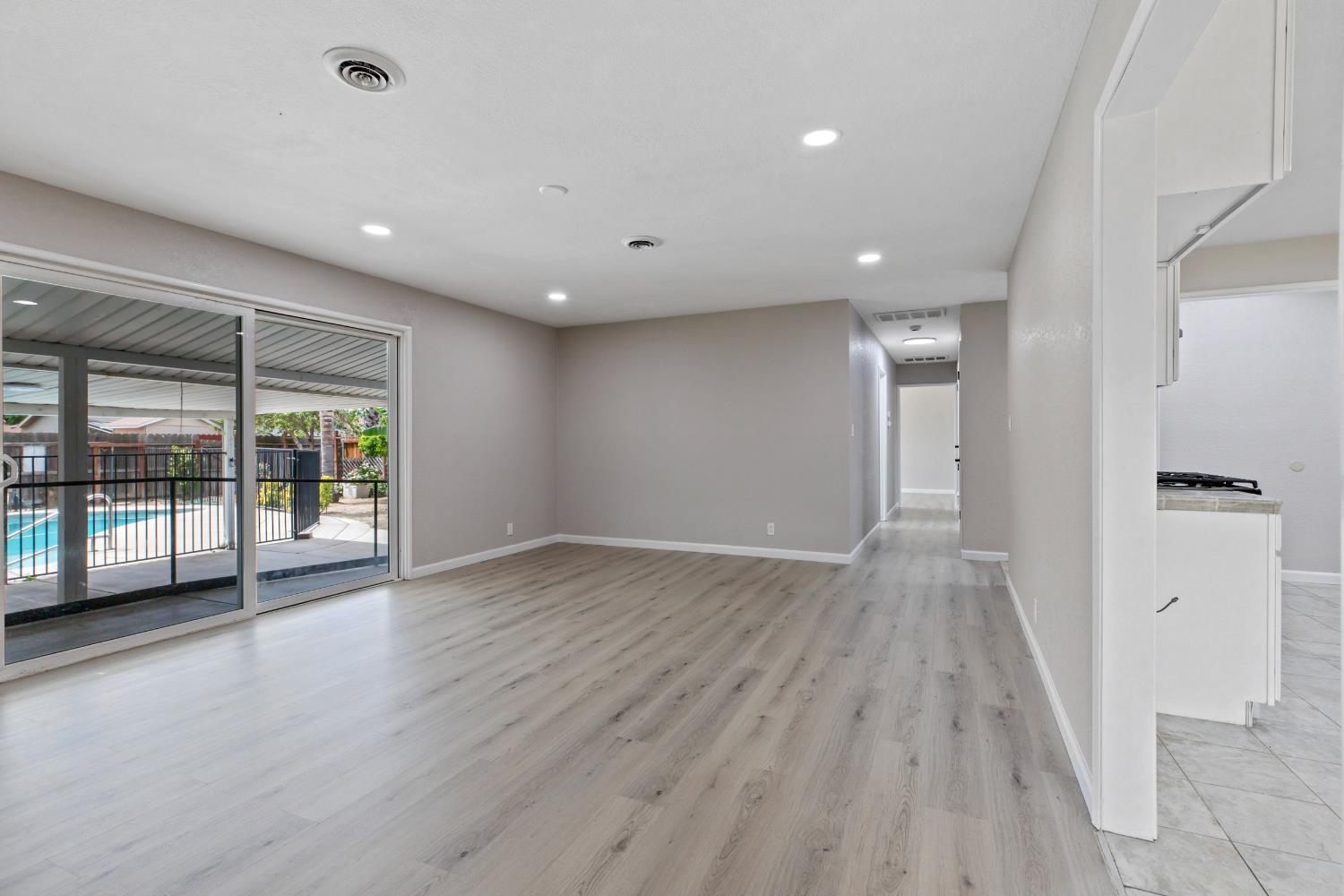 Detail Gallery Image 12 of 46 For 3742 Topeka St, Riverbank,  CA 95367 - 2 Beds | 2 Baths