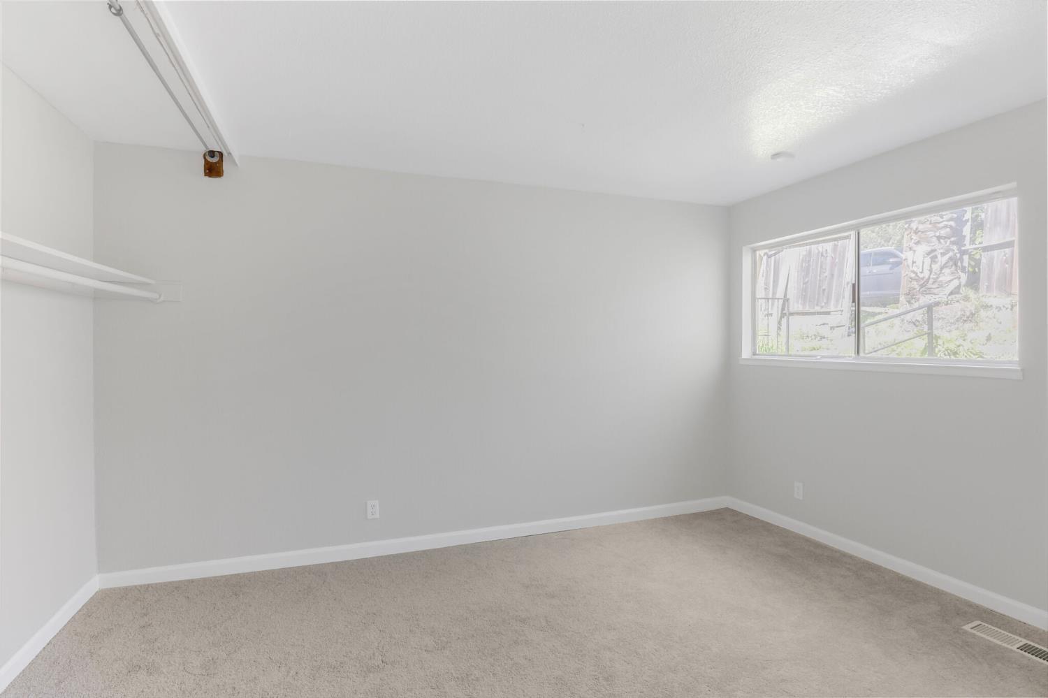 Detail Gallery Image 24 of 34 For 9214 Golf Links Rd, Oakland,  CA 94605 - 3 Beds | 2 Baths