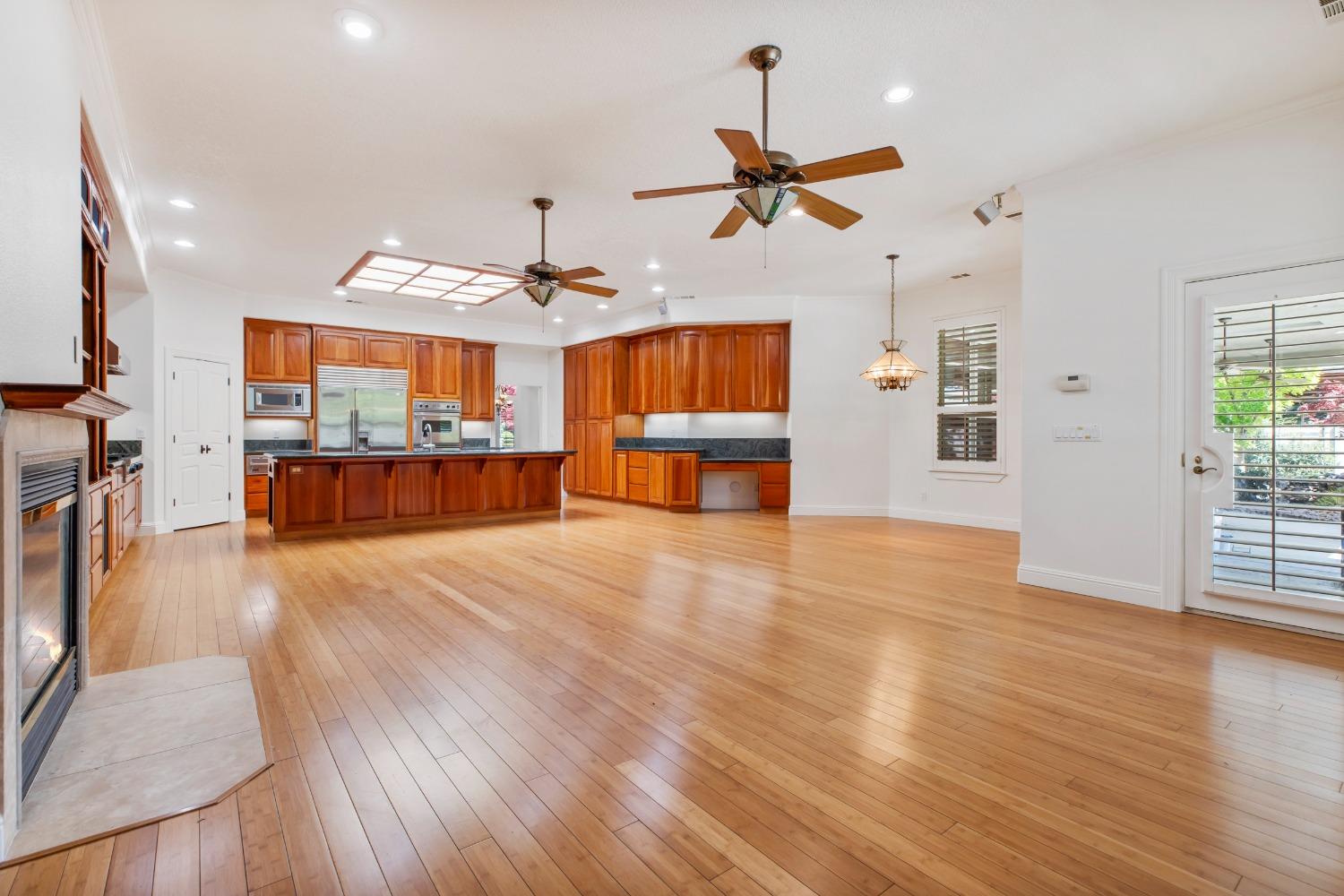 Detail Gallery Image 40 of 77 For 5000 Peach Blossom Ln, Oakdale,  CA 95361 - 5 Beds | 3/1 Baths