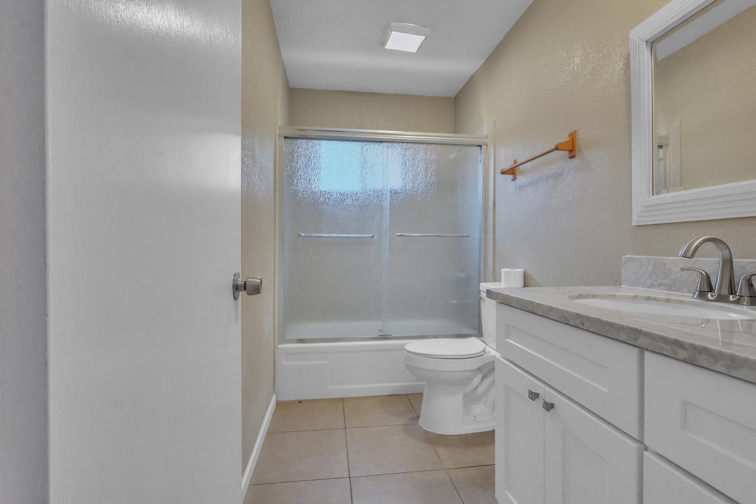 Detail Gallery Image 11 of 18 For 909 Meadowview Dr, Galt,  CA 95632 - 3 Beds | 2 Baths