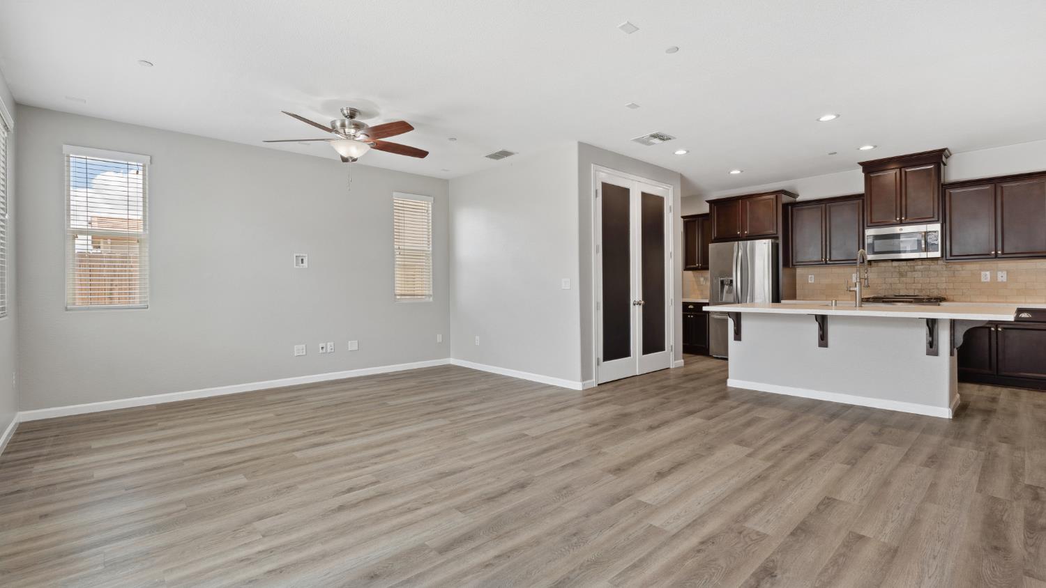Detail Gallery Image 14 of 31 For 9064 Hourglass Cir, Roseville,  CA 95747 - 3 Beds | 2 Baths