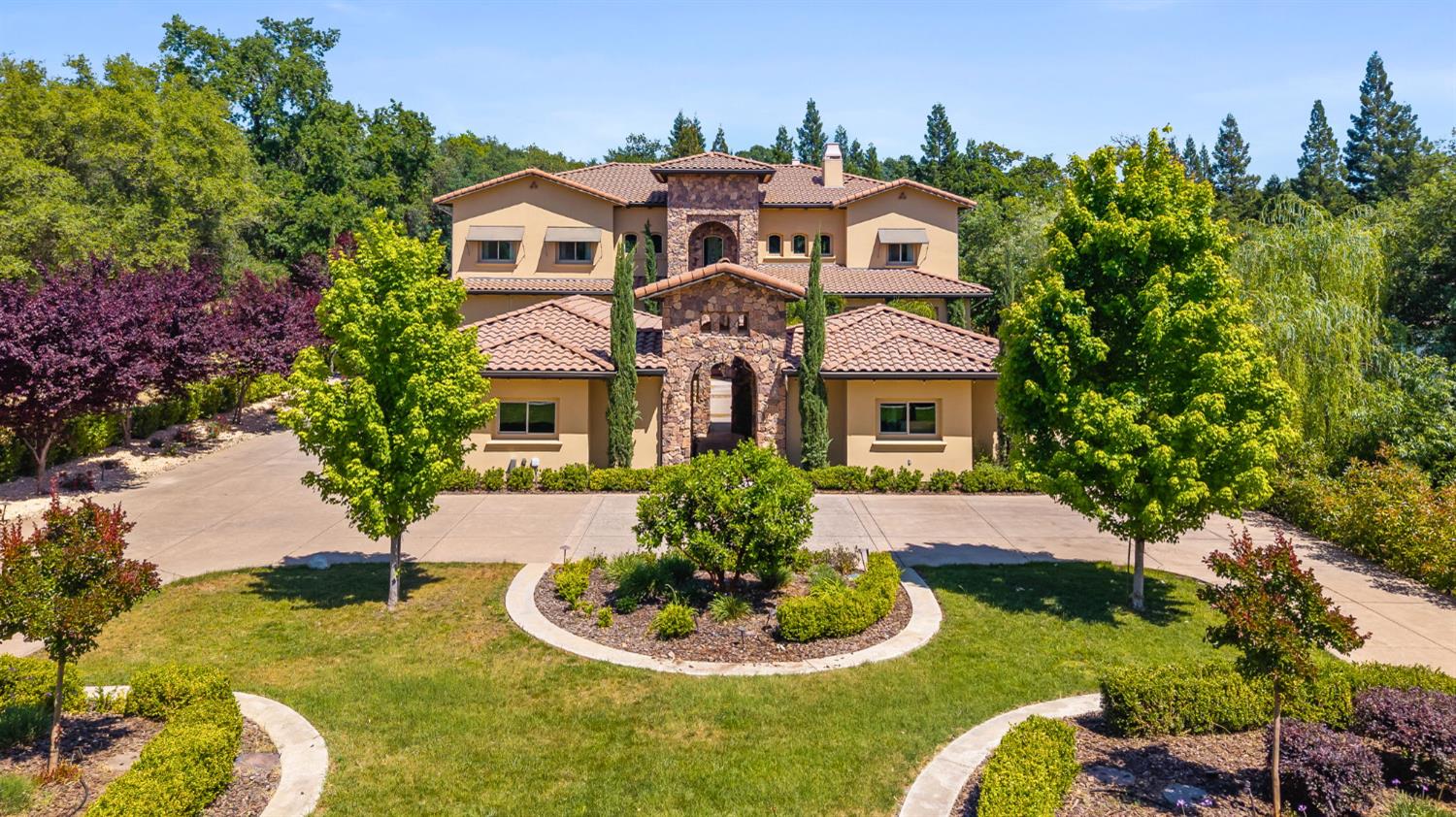 Detail Gallery Image 1 of 98 For 5521 Monte Claire Ln, Loomis,  CA 95650 - 6 Beds | 6/1 Baths
