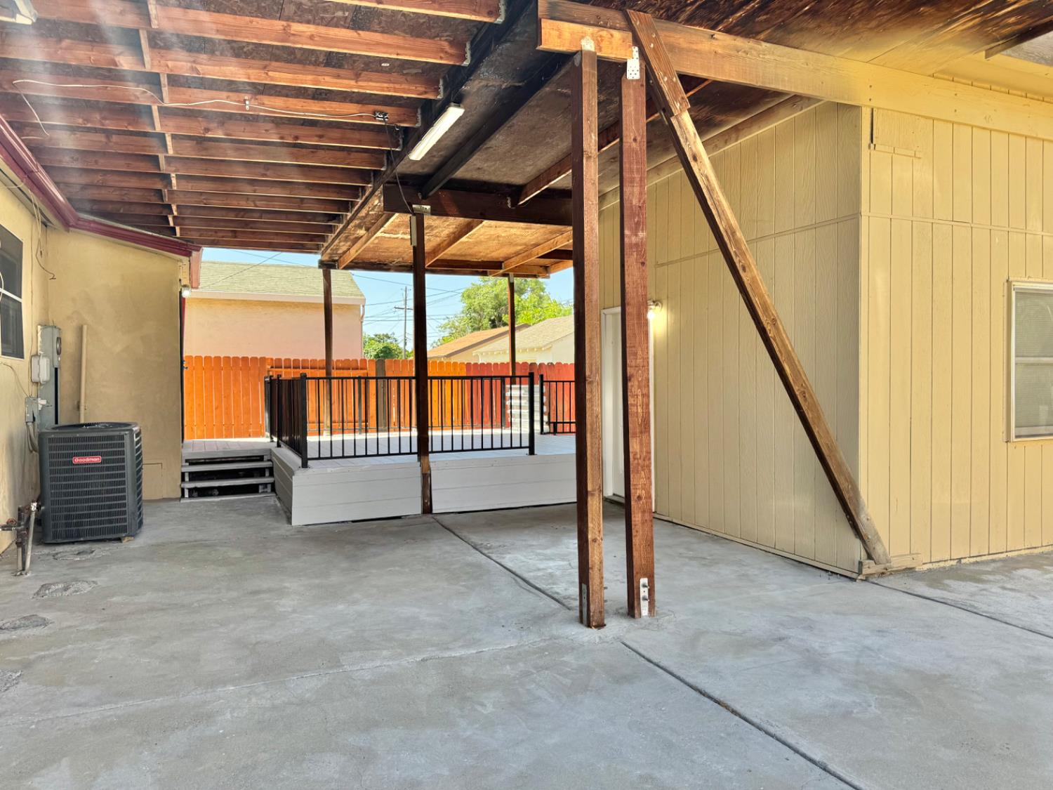Detail Gallery Image 13 of 23 For 3611 West Ln, Stockton,  CA 95204 - 2 Beds | 2 Baths