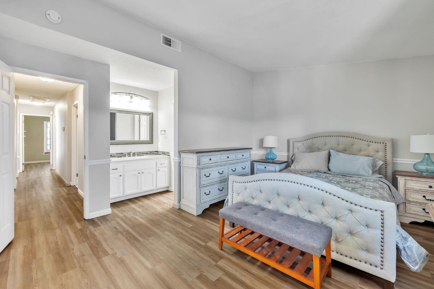 Detail Gallery Image 25 of 34 For 3203 Osuna Way, Sacramento,  CA 95833 - 3 Beds | 2 Baths