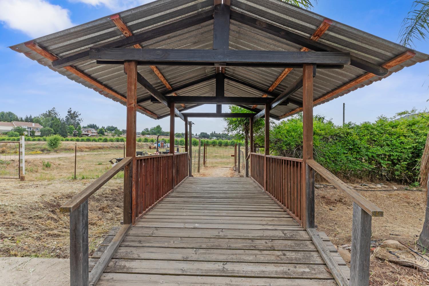 Detail Gallery Image 8 of 33 For 16302 Morrison Rd, Oakdale,  CA 95361 - 3 Beds | 2 Baths