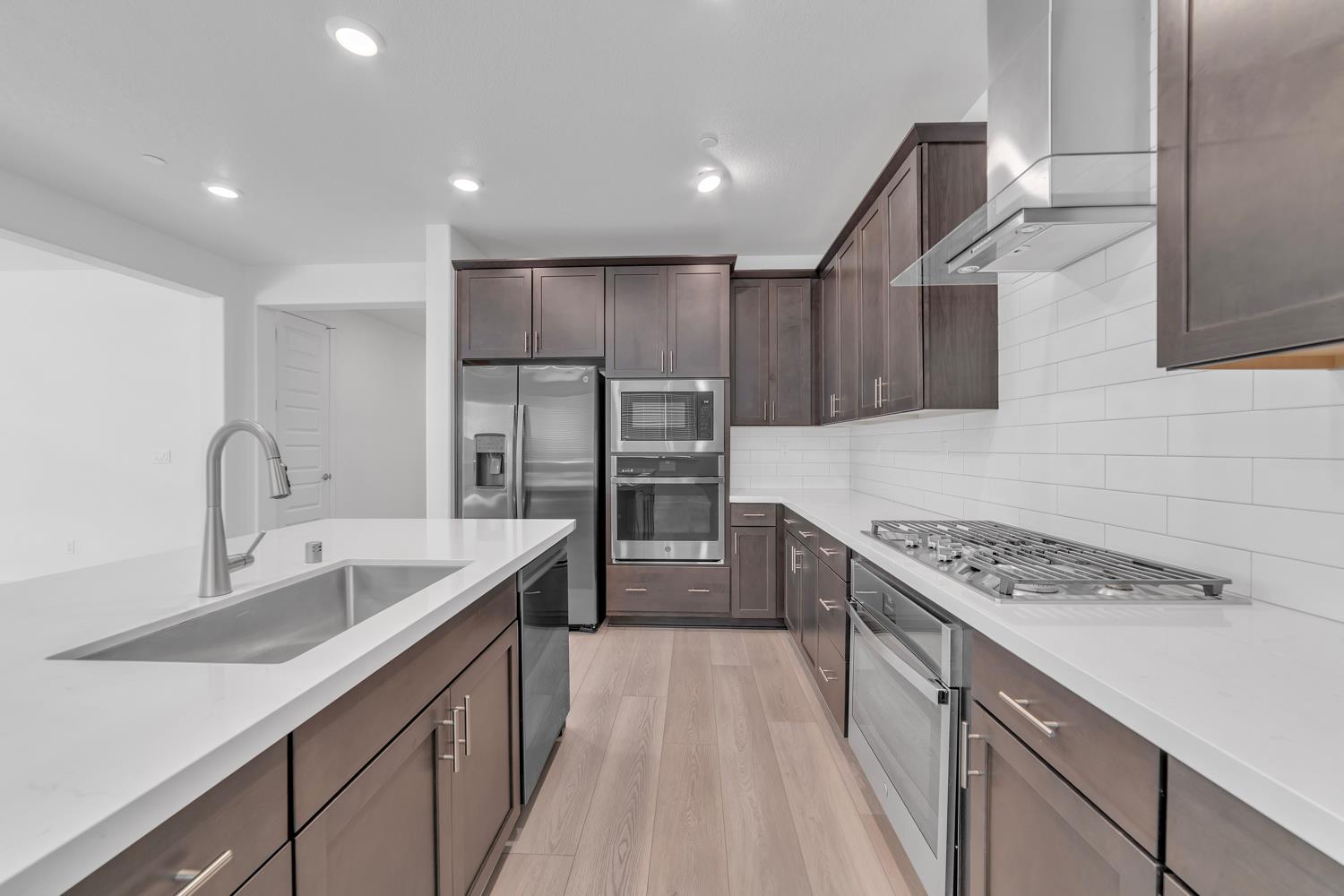 Detail Gallery Image 17 of 61 For 5092 Gold Rush Dr, Folsom,  CA 95630 - 4 Beds | 3/1 Baths