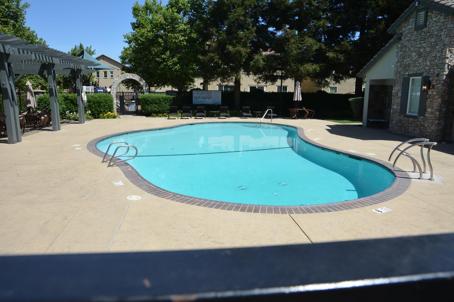 Detail Gallery Image 14 of 22 For 10728 Padua Way, Stockton,  CA 95209 - 3 Beds | 2/1 Baths