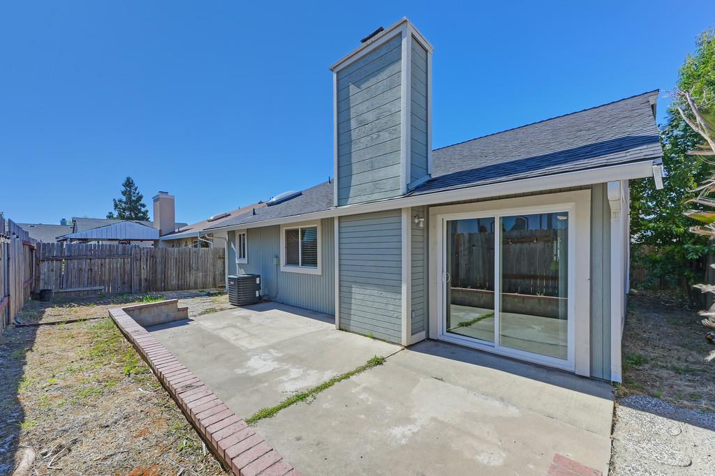 Peach Leaf Court, Sacramento, California image 37