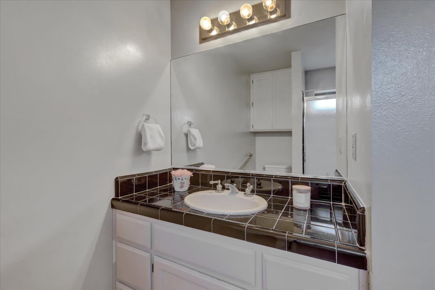 Detail Gallery Image 26 of 59 For 12300 Lake Wildwood Dr, Penn Valley,  CA 95946 - 3 Beds | 2 Baths