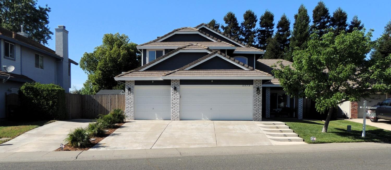 Detail Gallery Image 1 of 45 For 8979 Giant Panda Dr, Sacramento,  CA 95829 - 4 Beds | 3 Baths